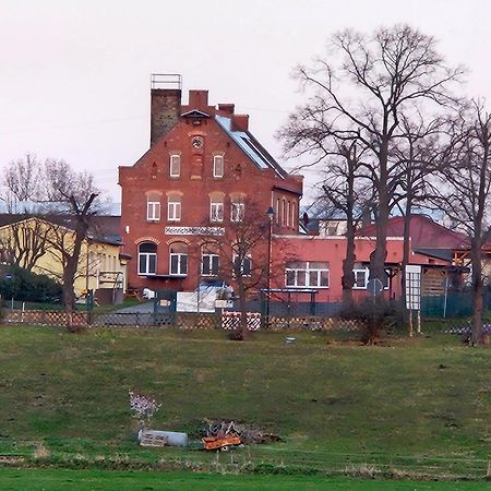 Gaestewohnung Heinrich Heine Schule Bad Dürrenberg Екстериор снимка