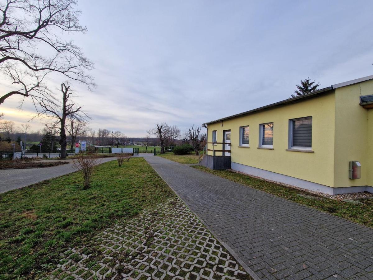 Gaestewohnung Heinrich Heine Schule Bad Dürrenberg Екстериор снимка