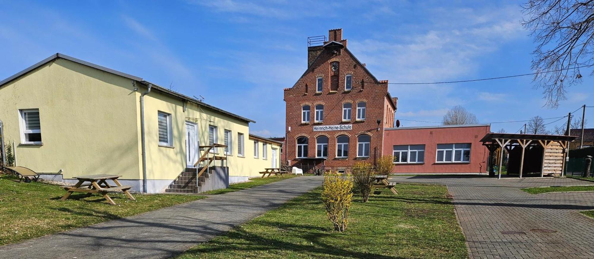 Gaestewohnung Heinrich Heine Schule Bad Dürrenberg Екстериор снимка